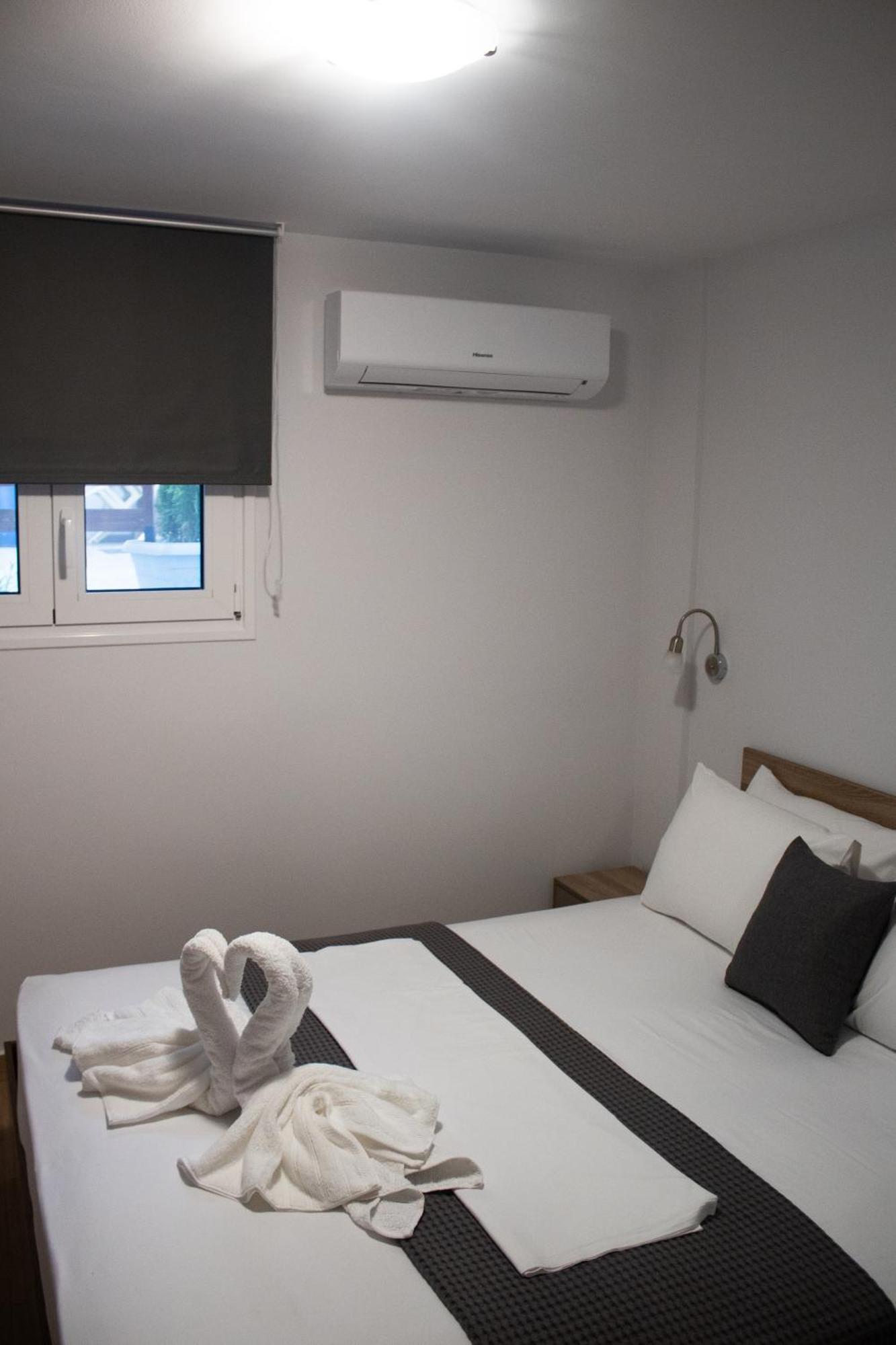 Giakost Apartments V Near Airport Луца Экстерьер фото